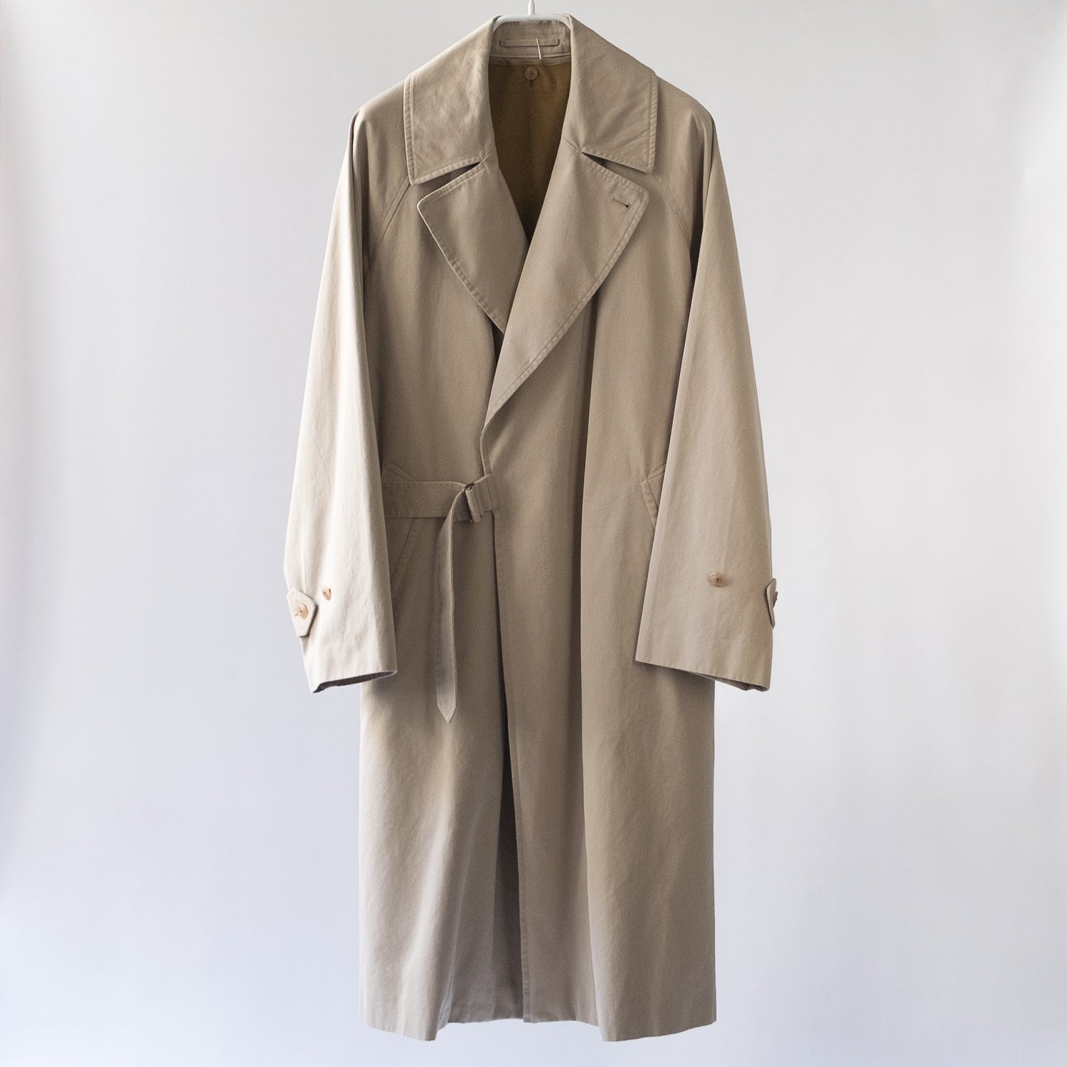 COMOLI WASHED TIELOCKEN COAT