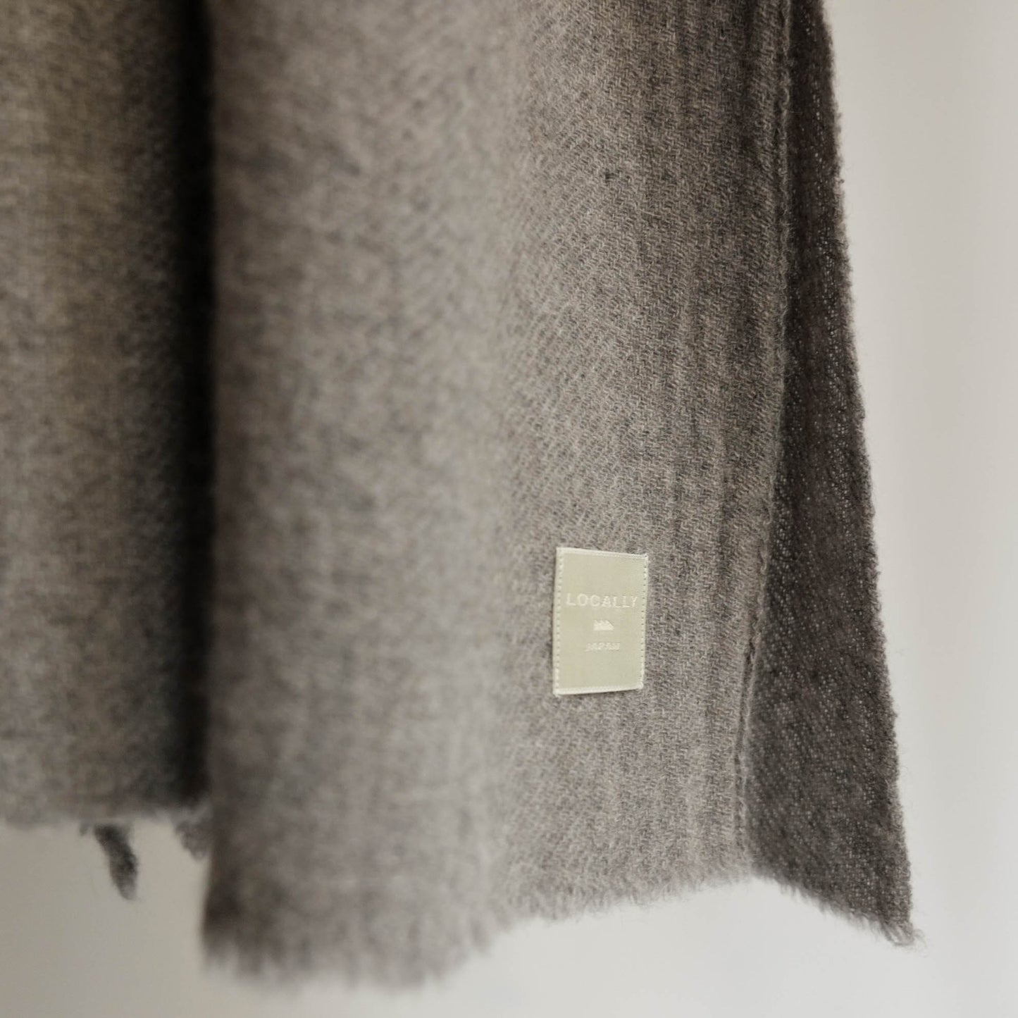 LOCALLY CASHMERE SCARF GREY