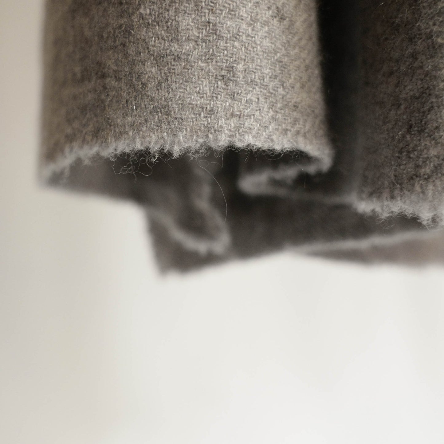 LOCALLY CASHMERE SCARF GREY