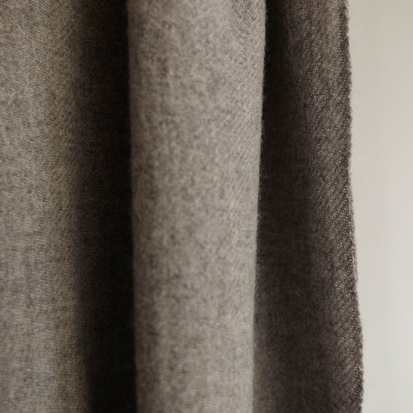 LOCALLY CASHMERE SCARF GREY