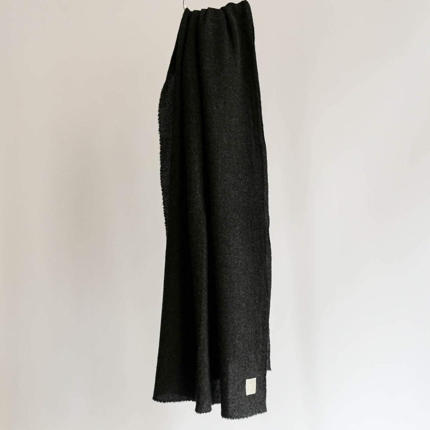LOCALLY CASHMERE SCARF CHARCOAL