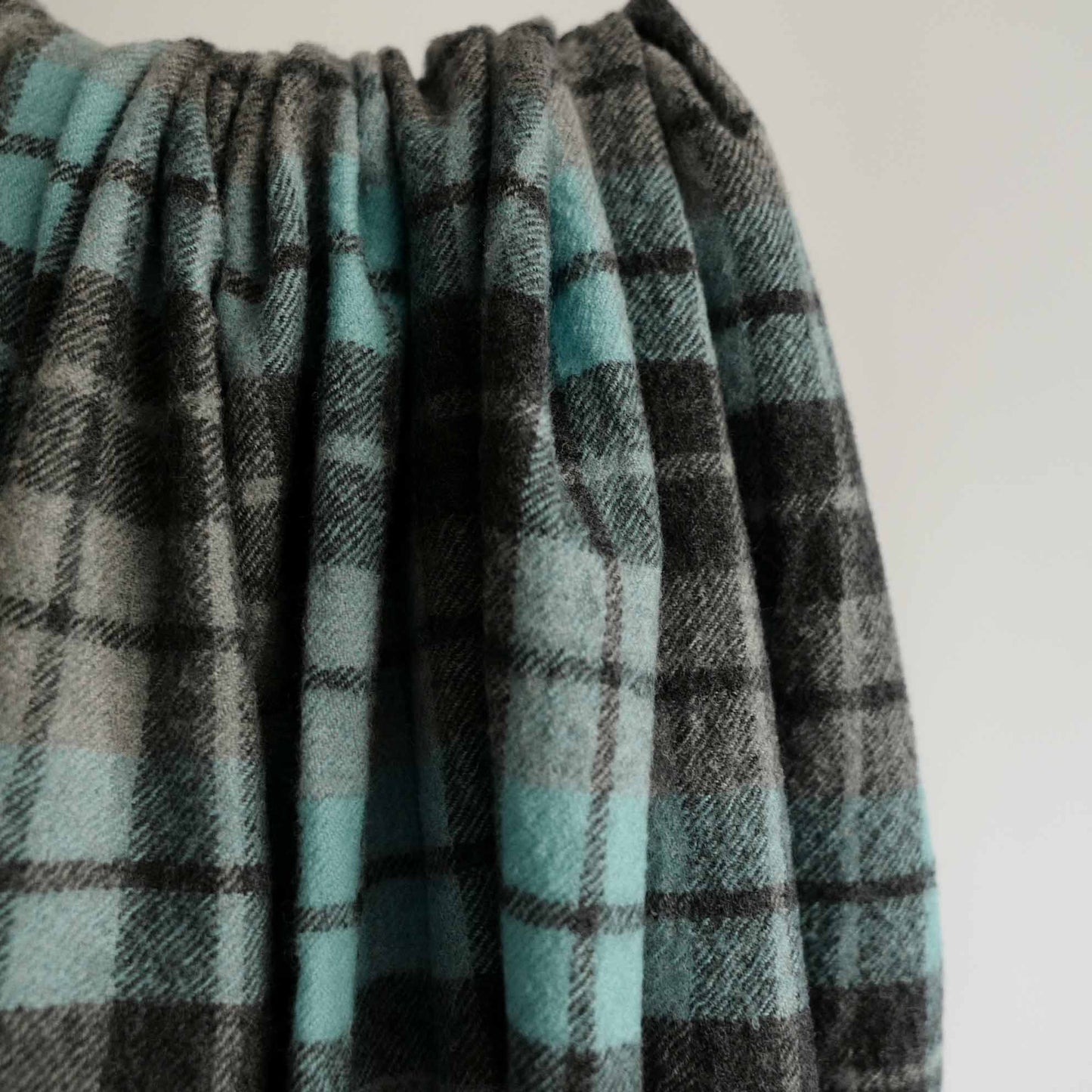LOCALLY CLASSIC CHECK BIG SCARF SAX/GREY