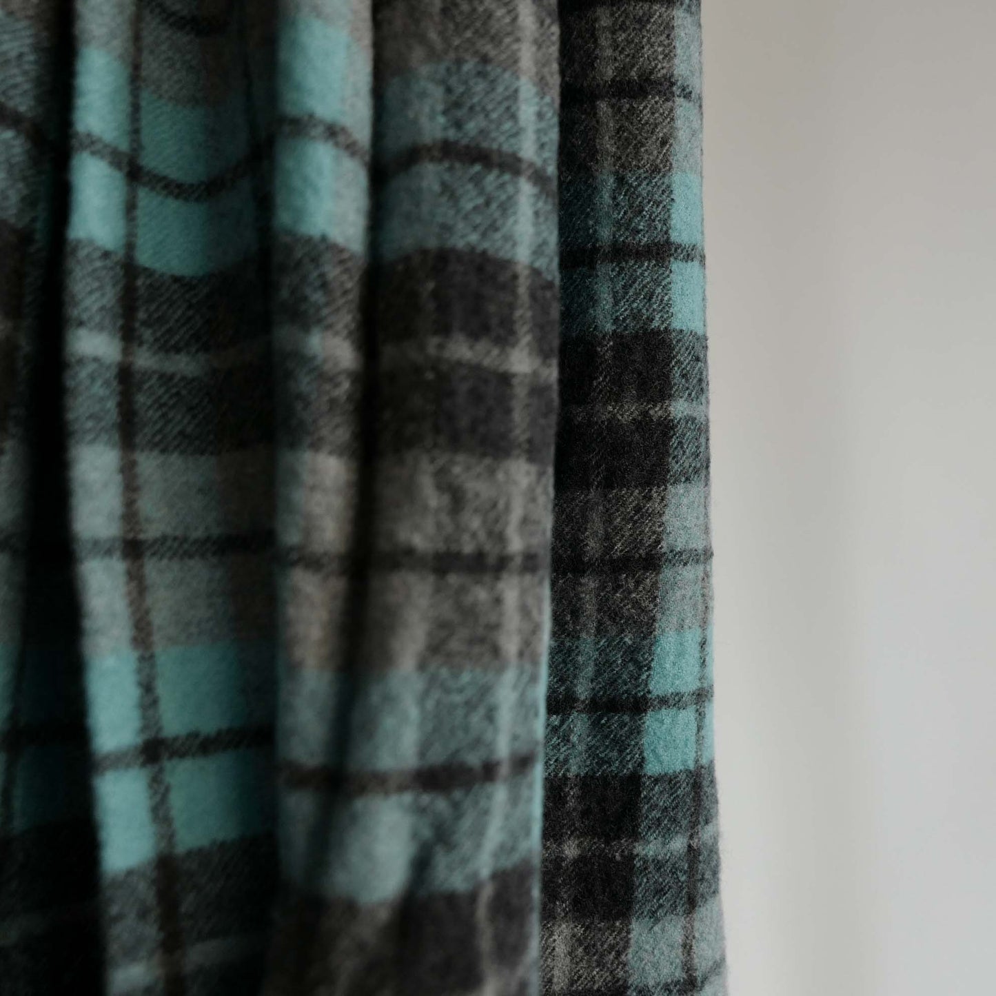 LOCALLY CLASSIC CHECK BIG SCARF SAX/GREY