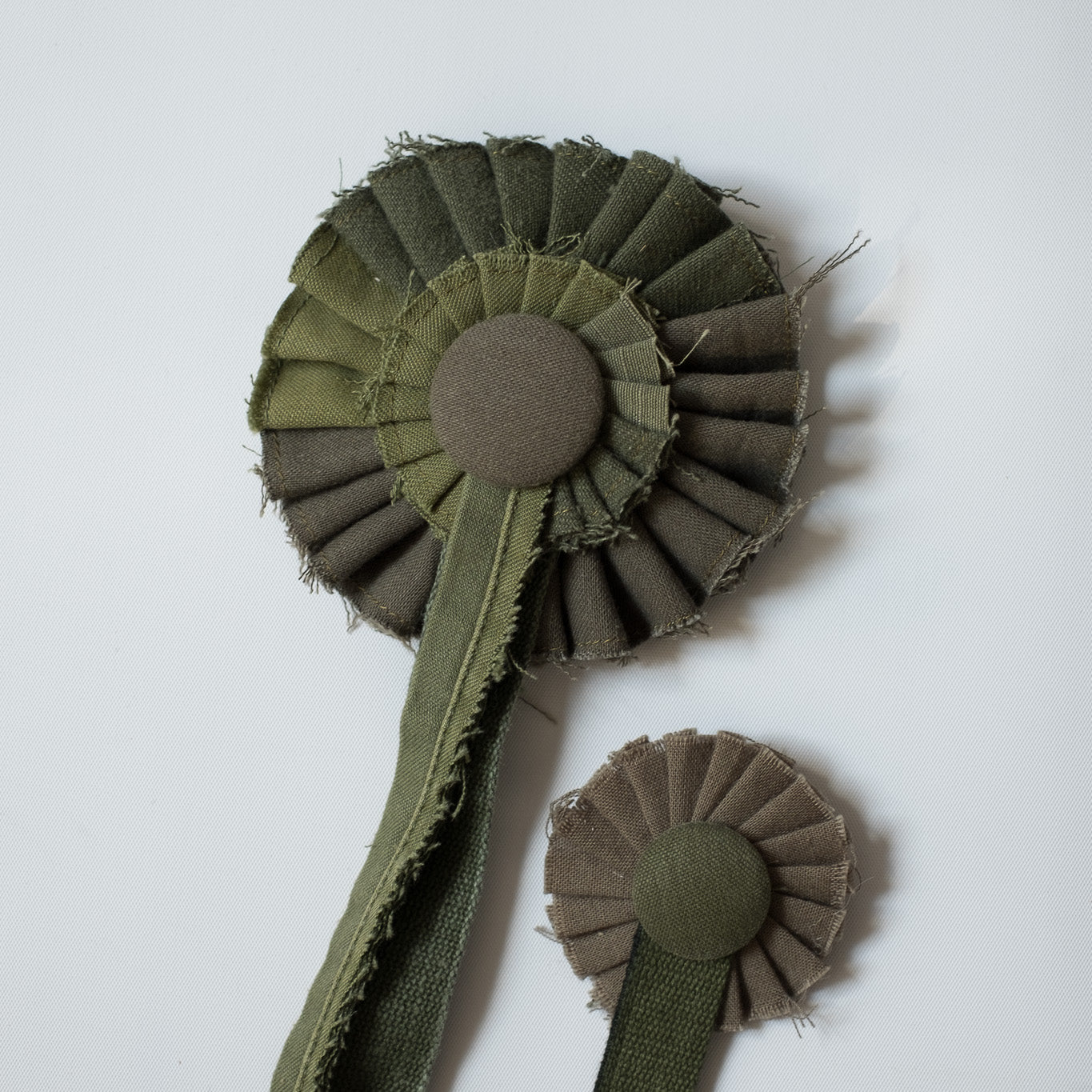 Take Product ROSETTE "MILITARY" A