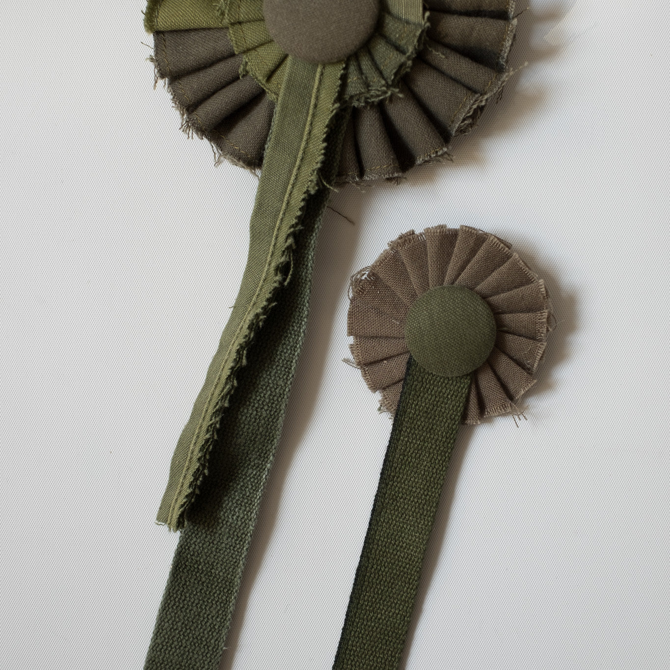 Take Product ROSETTE "MILITARY" A