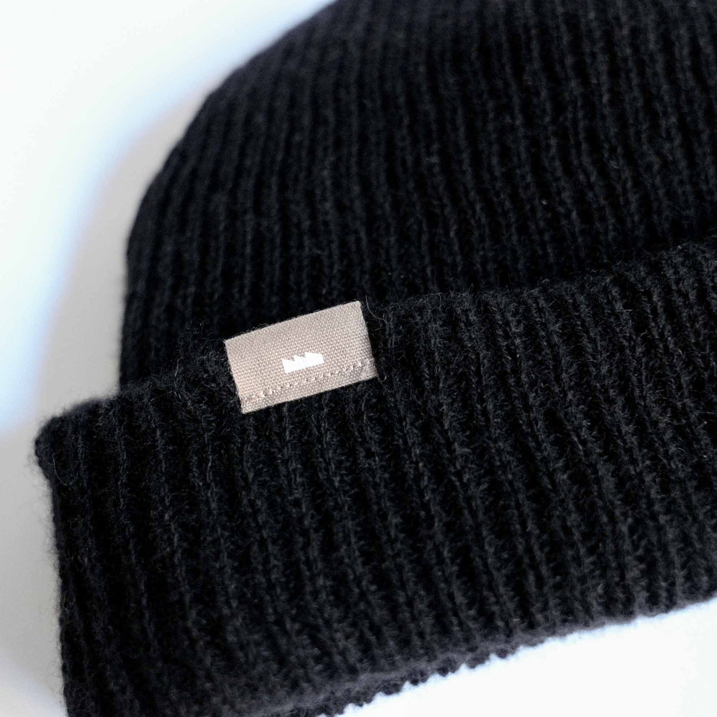 LOCALLY CASHMERE KNIT CAP BLACK