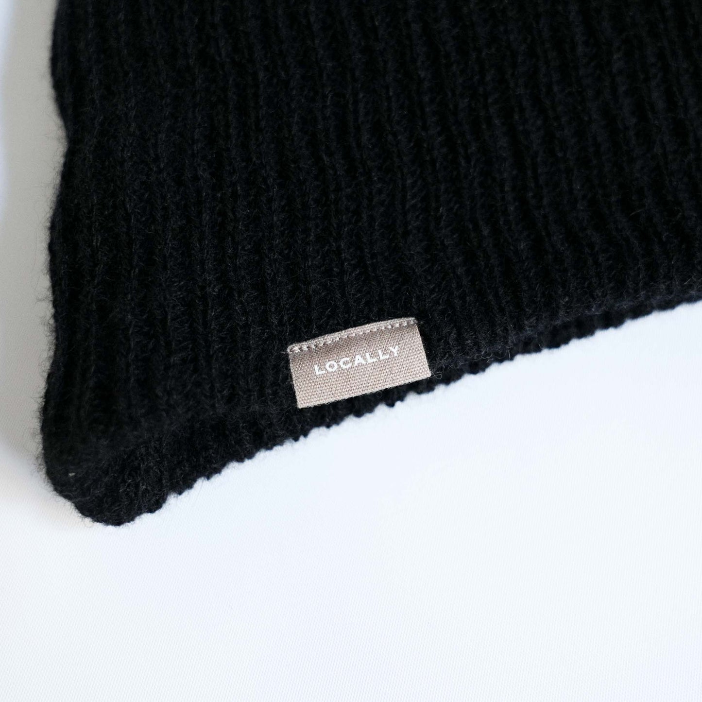 LOCALLY CASHMERE KNIT CAP BLACK